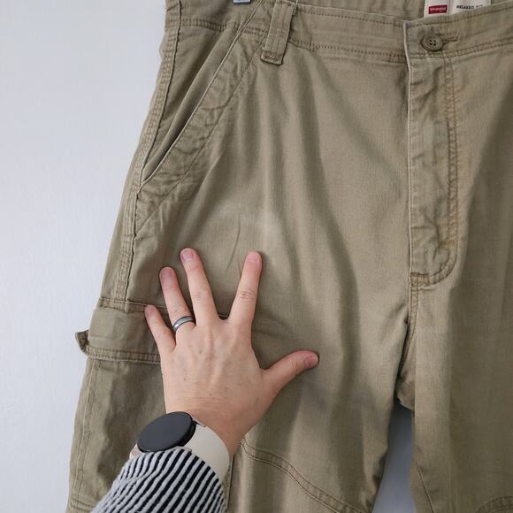 Wranger Relaxed Fit khaki tan cargo pocket pants mens size 36x34 READ - Picture 2 of 7
